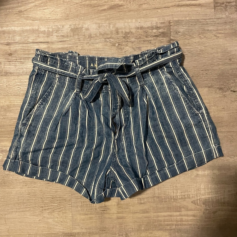 NWOT American Eagle paper bag shorts